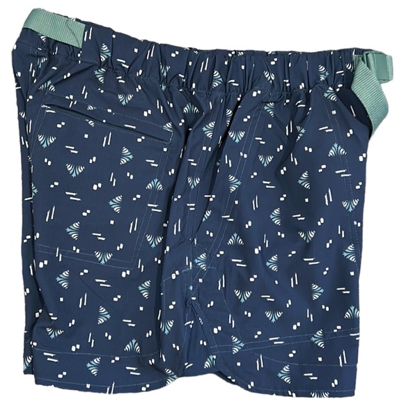 MOUNTAIN AND ISLES 
Women's Hiking Shorts - Picture 8 of 14
